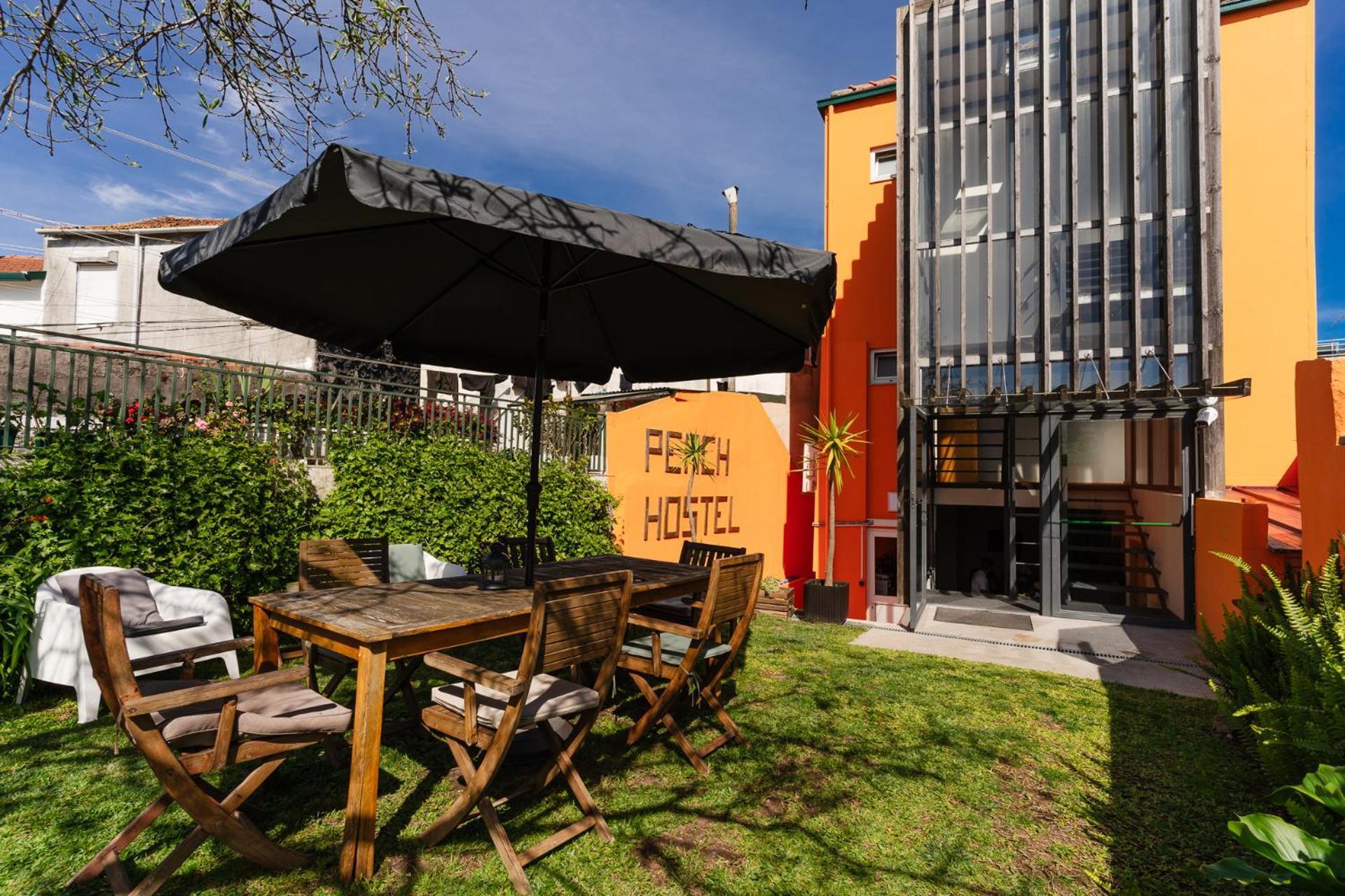 Peach Hostel & Suites Porto Luaran gambar