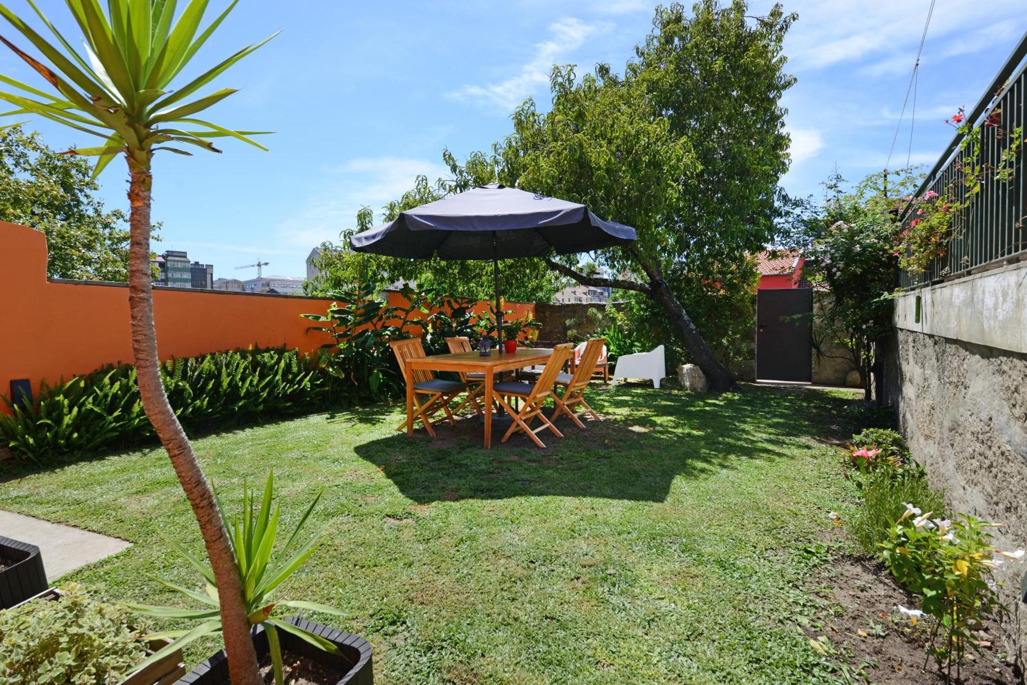 Peach Hostel & Suites Porto Luaran gambar